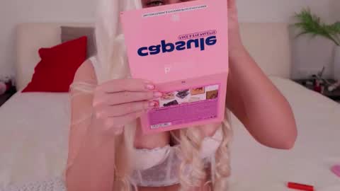 Belle online show from 10/09/25, 01:25