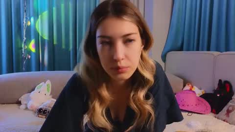 Viola online show from 10/19/25, 12:17