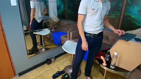 Jonas online show from 02/12/25, 10:37