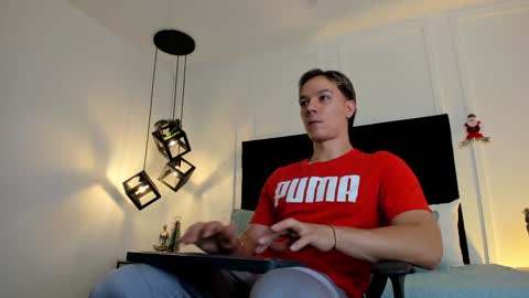 Jonathan Danielss  online show from 12/03/24, 12:06