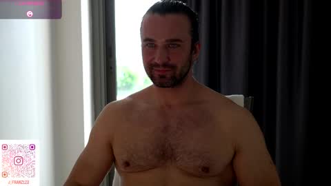 Snapshot of jonathanfranz123 chatting on 10/31/25, 02:12 jonathanfranz123 online show from 10/31/25, 02:12