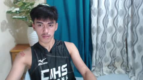 Snapshot of jonel_xx chatting on 07/12/26, 10:12 jonel online show from 07/12/26, 10:12