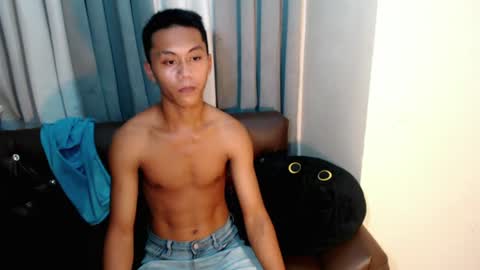 Snapshot of jonil_shyguy chatting on 06/23/26, 06:00 jonil_shyguy online show from 06/23/26, 06:00