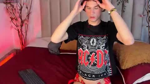 jonny_gilbert online show from 11/25/25, 01:22