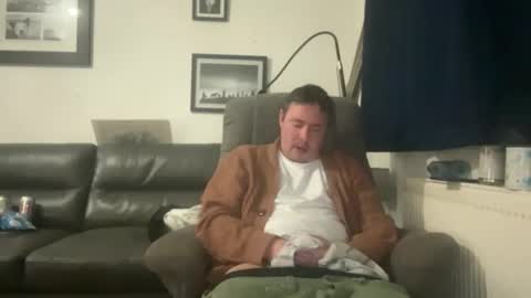 jonnybeeswax7376964133 online show from 10/22/25, 09:03