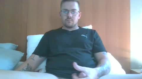 jonoy1995 online show from 12/17/24, 04:12