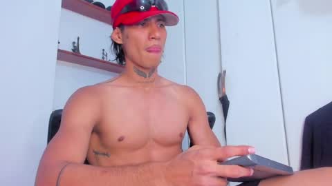 Snapshot of jonryder_ chatting on 04/25/26, 02:14 Ryder Jon online show from 04/25/26, 02:14