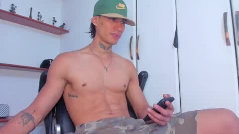 Snapshot of jonryder_ chatting on 05/18/26, 12:51 Ryder Jon online show from 05/18/26, 12:51