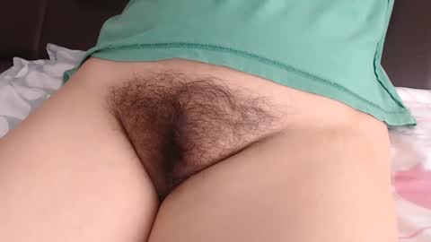 Snapshot of joplinmorrisonx chatting on 01/23/25, 05:31 Luna online show from 01/23/25, 05:31