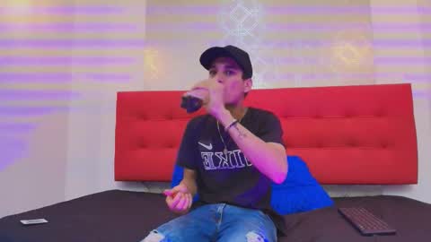 Snapshot of jordanandandrew chatting on 11/30/25, 09:30 jordanandandrew online show from 11/30/25, 09:30