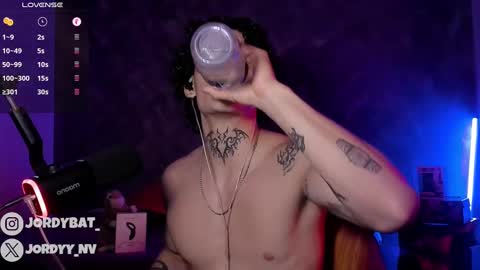 Snapshot of jordybatt chatting on 03/11/25, 08:20 JORDY online show from 03/11/25, 08:20