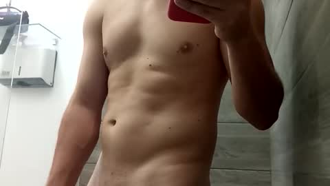 Snapshot of jorgelatino1919 chatting on 12/14/25, 05:51 jorgelatino1919 online show from 12/14/25, 05:51