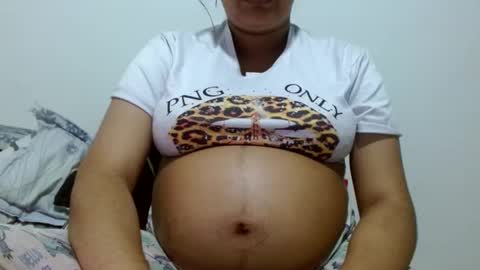 Snapshot of jose_ruiz1 chatting on 02/08/25, 01:43 jose y carolina online show from 02/08/25, 01:43