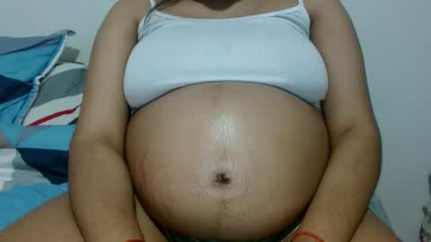 Snapshot of jose_ruiz1 chatting on 02/17/25, 08:04 jose y carolina online show from 02/17/25, 08:04