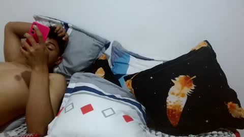 Snapshot of jose_ruiz1 chatting on 03/10/25, 03:01 jose y carolina online show from 03/10/25, 03:01