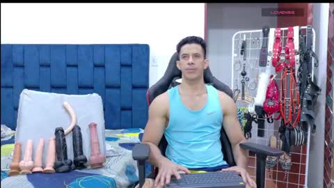 jose_rumbero91 online show from 04/21/26, 02:51