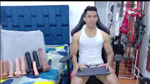 jose_rumbero91 online show from 04/23/26, 02:24