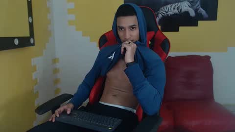 Snapshot of jose_sexycumm chatting on 12/23/24, 07:52 jose_sexycumm online show from 12/23/24, 07:52