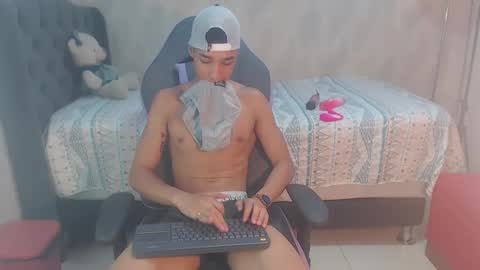 Snapshot of jose_sexycumm chatting on 01/23/25, 12:14 jose_sexycumm online show from 01/23/25, 12:14