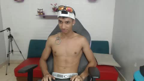 Snapshot of jose_sexycumm chatting on 02/18/25, 10:25 jose_sexycumm online show from 02/18/25, 10:25