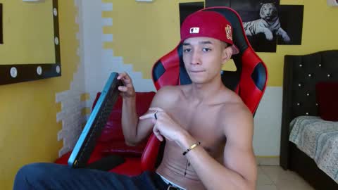 Snapshot of jose_sexycumm chatting on 09/27/25, 04:56 jose_sexycumm online show from 09/27/25, 04:56