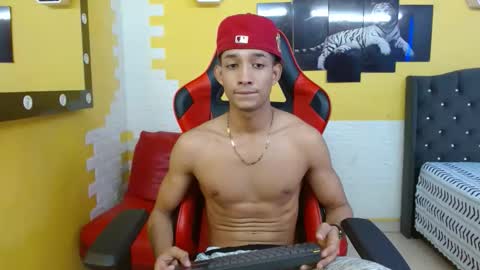 jose_sexycumm online show from 10/28/25, 08:55