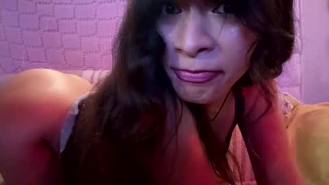 Josefa Lasumi  online show from 11/12/25, 05:30