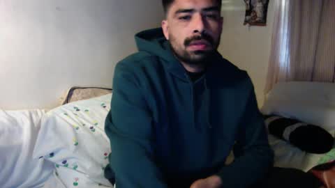 Snapshot of josephs1990 chatting on 01/08/25, 12:17 josephs1990 online show from 01/08/25, 12:17