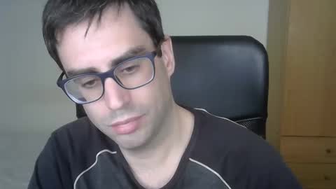 Snapshot of josevd chatting on 05/09/26, 02:00 Jose online show from 05/09/26, 02:00