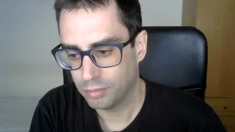 Snapshot of josevd chatting on 06/13/26, 10:24 Jose online show from 06/13/26, 10:24