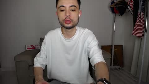 Snapshot of josezaens_ chatting on 10/07/25, 09:34 josezaens_ online show from 10/07/25, 09:34