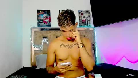 Snapshot of josh_cam99 chatting on 11/02/25, 04:31 JOSH online show from 11/02/25, 04:31