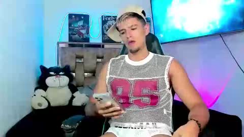 Snapshot of josh_cam99 chatting on 11/03/25, 11:48 JOSH online show from 11/03/25, 11:48