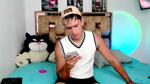 Snapshot of josh_cam99 chatting on 11/12/25, 06:14 JOSH online show from 11/12/25, 06:14