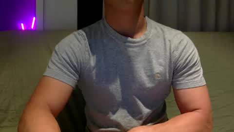 joshasian0713 online show from 11/28/25, 10:29