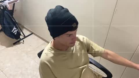 Nicolas online show from 04/22/26, 01:52