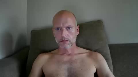 Snapshot of joshking2017 chatting on 10/14/25, 03:02 joshking2017 online show from 10/14/25, 03:02