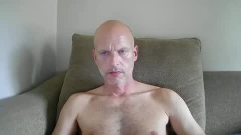 Snapshot of joshking2017 chatting on 10/19/25, 05:02 joshking2017 online show from 10/19/25, 05:02