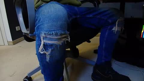 Snapshot of joshknights chatting on 02/25/25, 12:03 JoshKnight online show from 02/25/25, 12:03