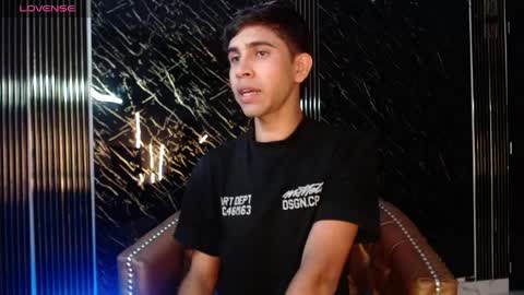 joshua_saenz_ online show from 04/05/26, 03:15