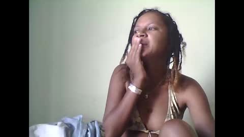 josiane online show from 11/10/25, 04:33