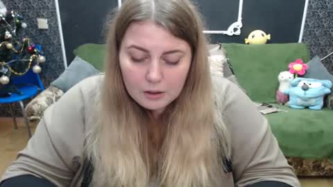 Snapshot of josiesun771 chatting on 12/21/24, 11:01 josiesun771 online show from 12/21/24, 11:01