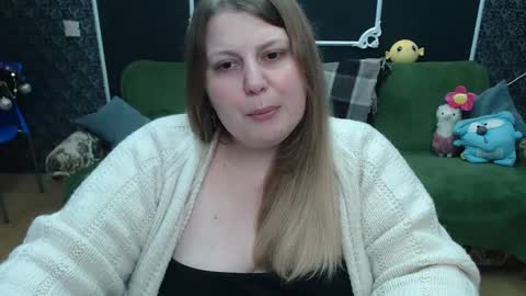 Snapshot of josiesun771 chatting on 02/16/25, 01:38 josiesun771 online show from 02/16/25, 01:38