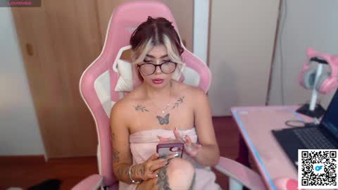 josephine   independent model    online show from 12/19/24, 12:34