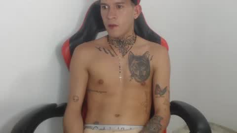 josue_linares online show from 10/27/25, 07:01