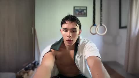 Snapshot of joulianogreco1 chatting on 07/13/26, 03:04 Im Jouliano online show from 07/13/26, 03:04