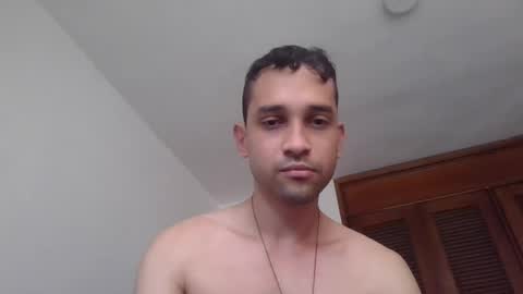 Snapshot of jovenvergonguapo09 chatting on 06/25/26, 12:53 Van Helsing online show from 06/25/26, 12:53