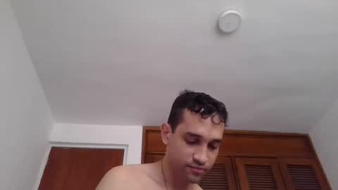 Snapshot of jovenvergonguapo09 chatting on 07/05/26, 01:07 Van Helsing online show from 07/05/26, 01:07