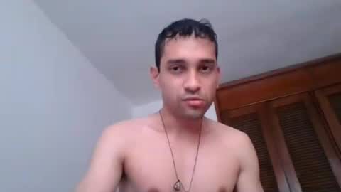 Snapshot of jovenvergonguapo09 chatting on 07/19/26, 12:09 Van Helsing online show from 07/19/26, 12:09