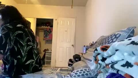 Snapshot of joy3100 chatting on 10/29/25, 06:48 Joy3100 online show from 10/29/25, 06:48